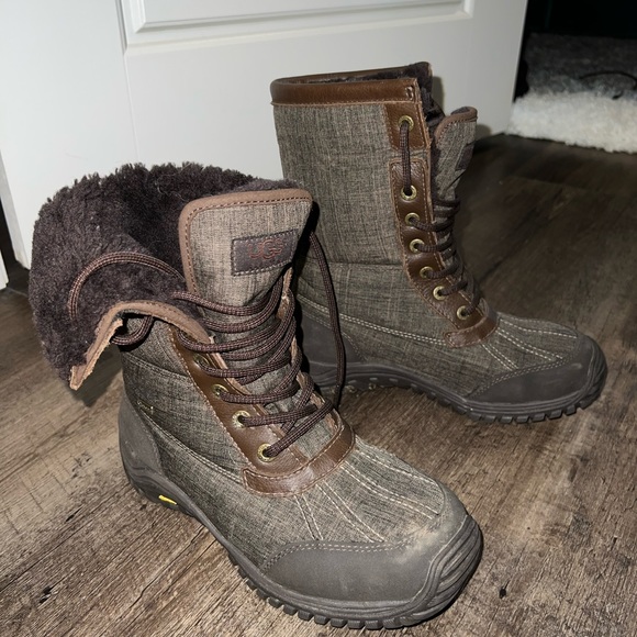 Ugg Adirondack II Snow Boots - Picture 2 of 4